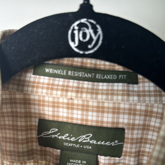 Eddie Bauer Plaid Short Sleeve Wrinkle Resistant Relaxed Fit Button Down Shirt - Picture 4 of 7